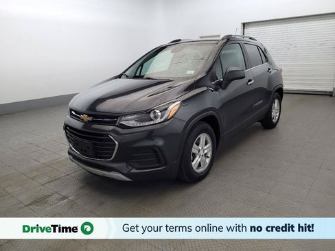 Used 2018 Chevrolet Trax LT w/ LT Convenience Package FWD image 1