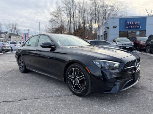 Used 2022 Mercedes-Benz E 350 4MATIC Sedan image 1
