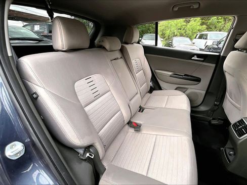 Used 2018 Kia Sportage LX image 19