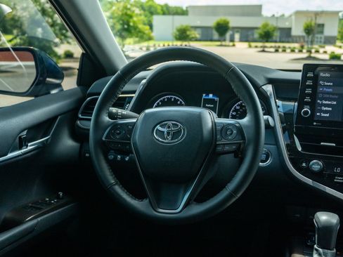 Used 2024 Toyota Camry SE w/ Cold Weather Package FWD image 21