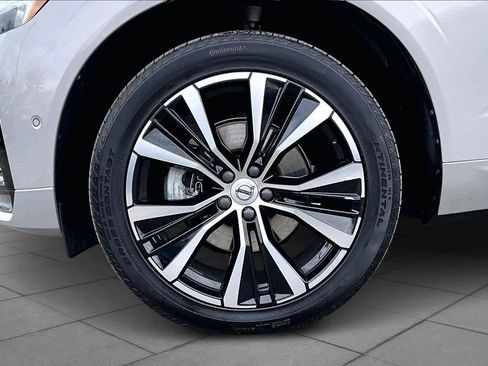 Certified 2023 Volvo XC60 B5 Plus w/ Climate Package image 11
