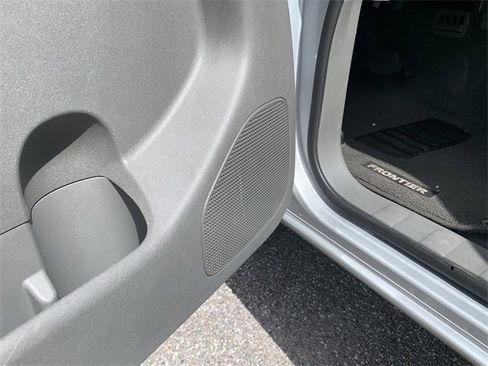 Used 2019 Nissan Frontier SV image 21