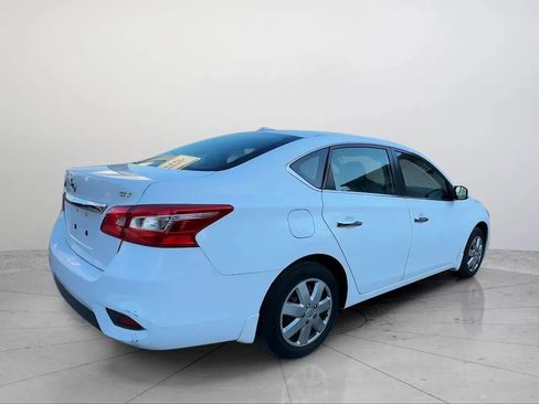 Used 2017 Nissan Sentra SV FWD image 2