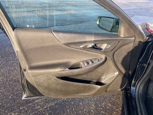 Used 2024 Chevrolet Malibu LT image 17