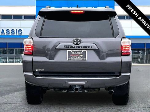 Used 2021 Toyota 4Runner SR5 Premium w/ Moonroof Package AWD/4WD image 6
