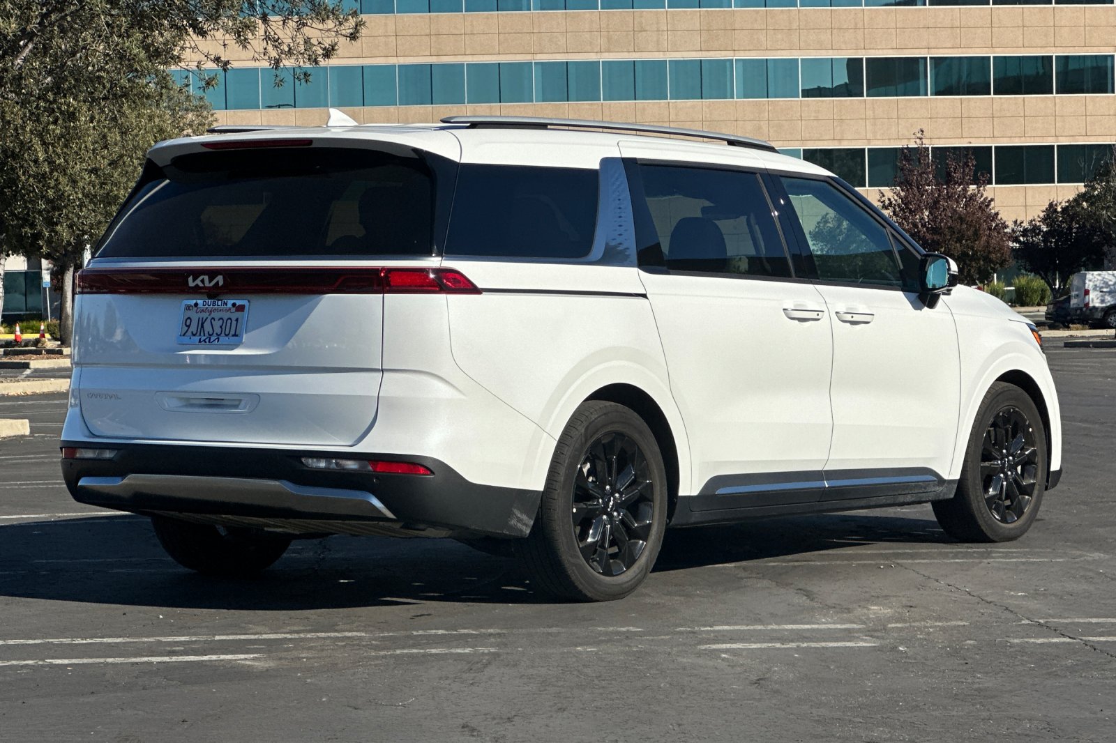 Used 2024 Kia Carnival SX Prestige FWD image 4