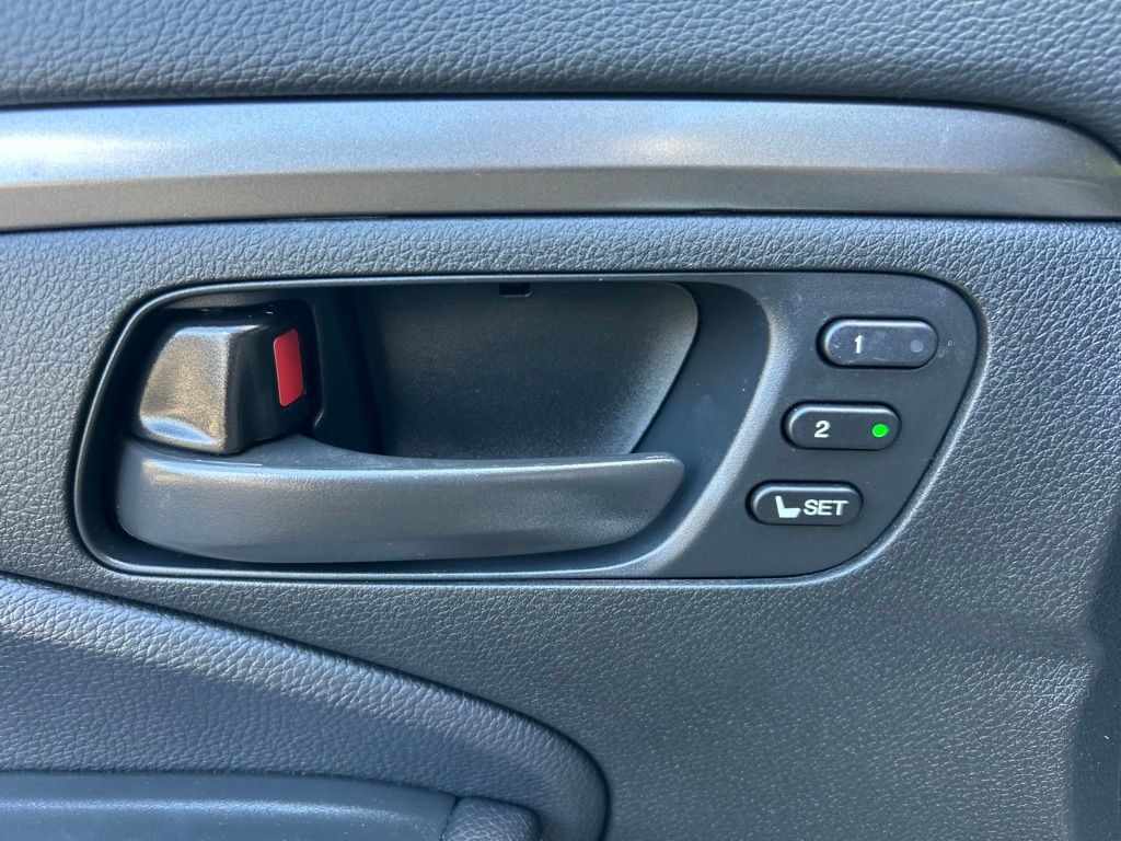 Used 2023 Honda Passport EX-L image 15