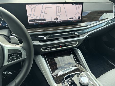 Used 2025 BMW X6 xDrive40i image 13