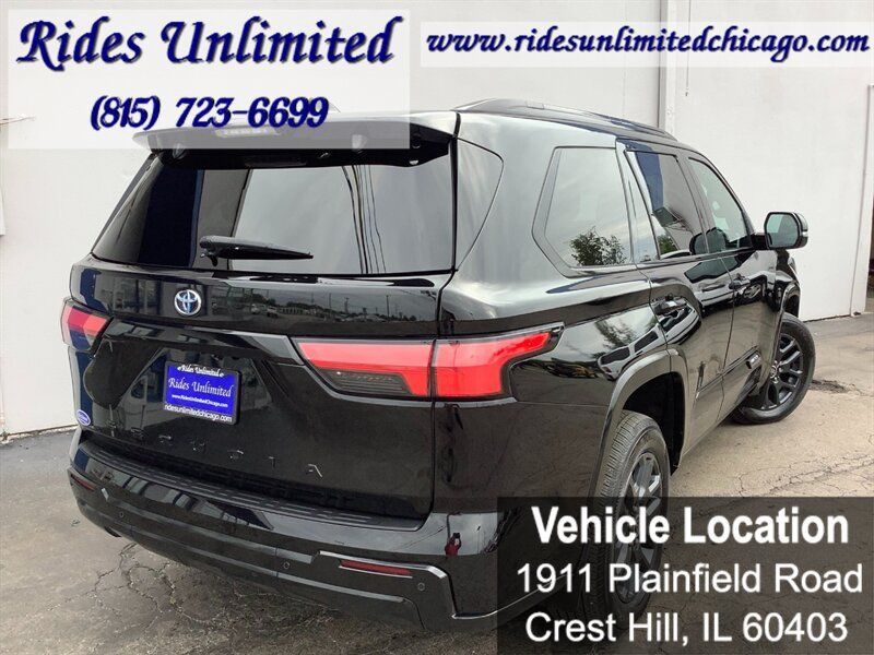 Used 2023 Toyota Sequoia Platinum AWD/4WD image 5