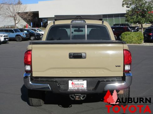 Certified 2016 Toyota Tacoma TRD Off-Road w/ Towing Package image 6