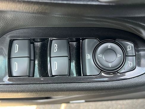 Used 2023 Chevrolet Equinox Premier AWD/4WD image 20