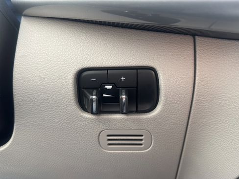 Used 2023 Jeep Wagoneer Series III w/ Premium Group I image 41