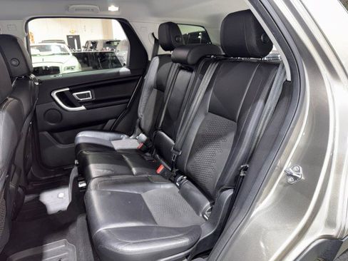 Used 2017 Land Rover Discovery Sport SE image 57