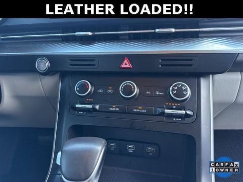 Used 2024 Kia Carnival LX image 38