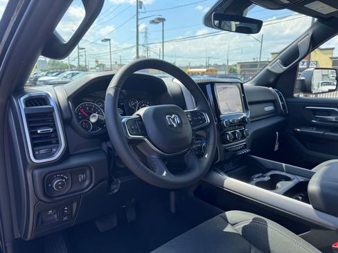 New 2026 RAM 1500 4x4 Crew Cab image 13
