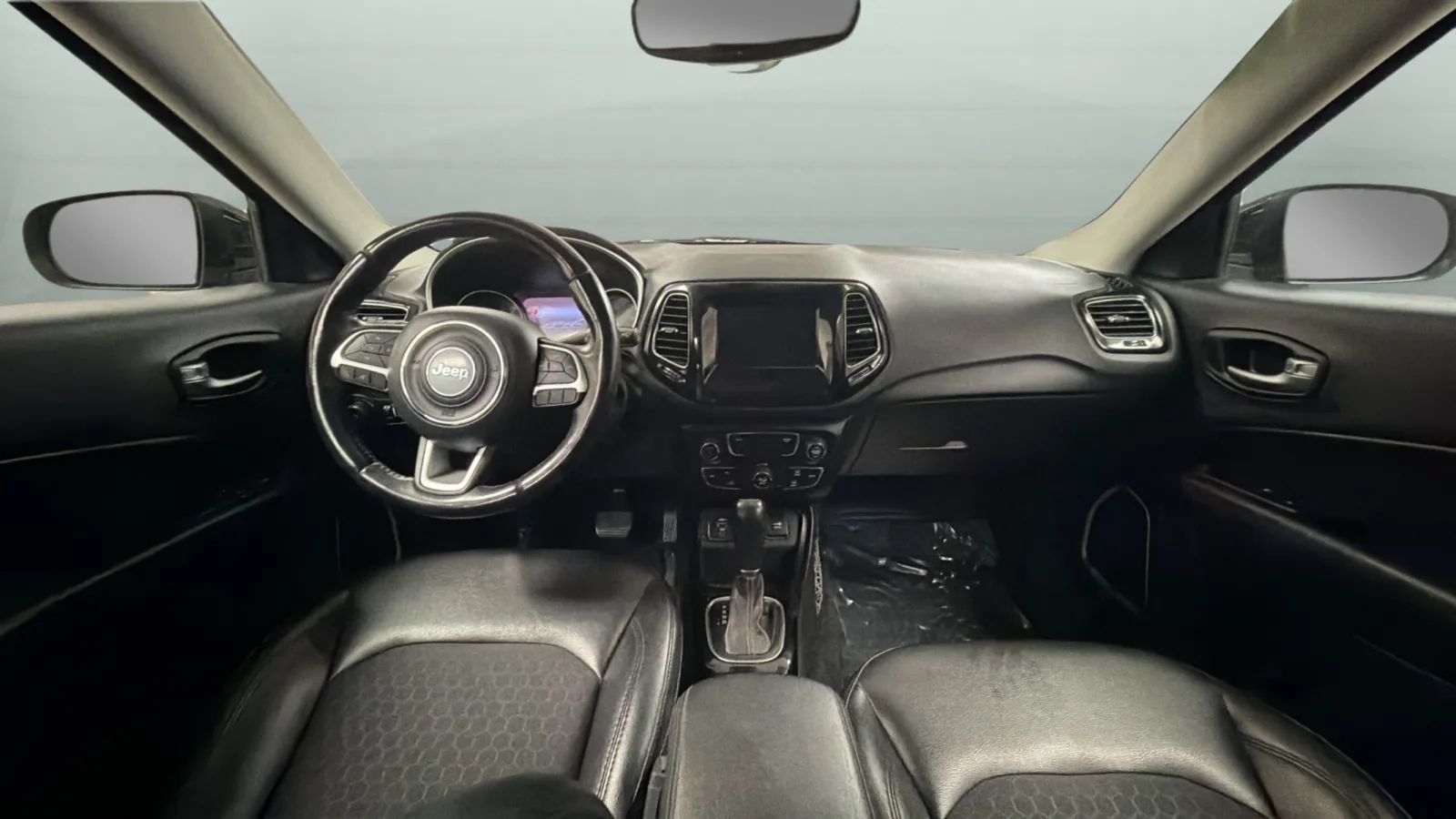 Used 2018 Jeep Compass Latitude w/ Popular Equipment Group FWD image 9