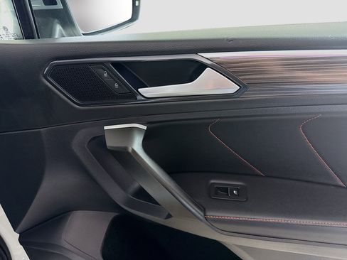 Used 2024 Volkswagen Tiguan Wolfsburg Edition image 31