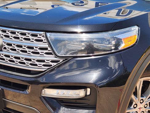 Certified 2022 Ford Explorer Limited w/ Equipment Group 301A RWD image 5