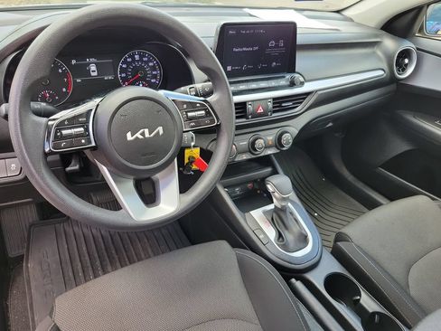Used 2024 Kia Forte LXS w/ LXS Technology Package FWD image 9