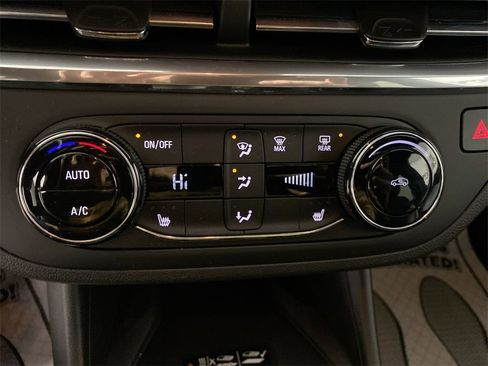 Used 2024 Buick Envista Preferred w/ Convenience I Package image 18