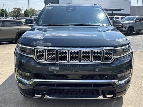 Used 2024 Jeep Grand Wagoneer Series III w/ HD Trailer Tow Package AWD/4WD image 12