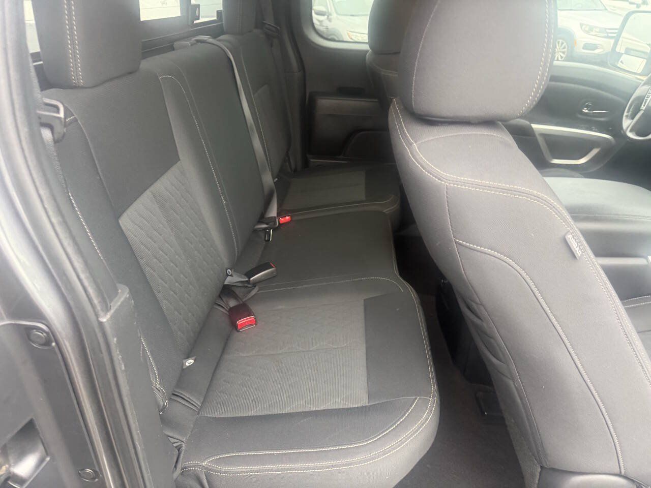 Used 2017 Nissan Titan SV RWD image 17