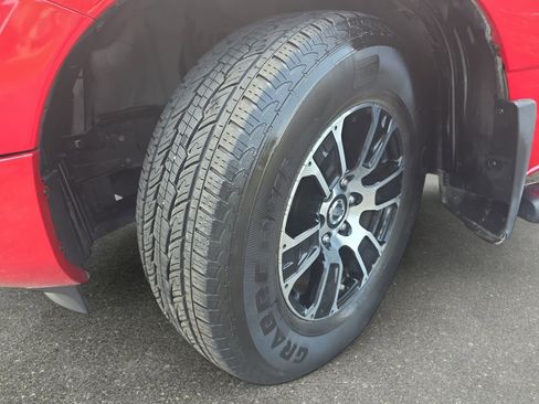 Used 2020 Nissan Titan SV w/ SV Convenience Package RWD image 29