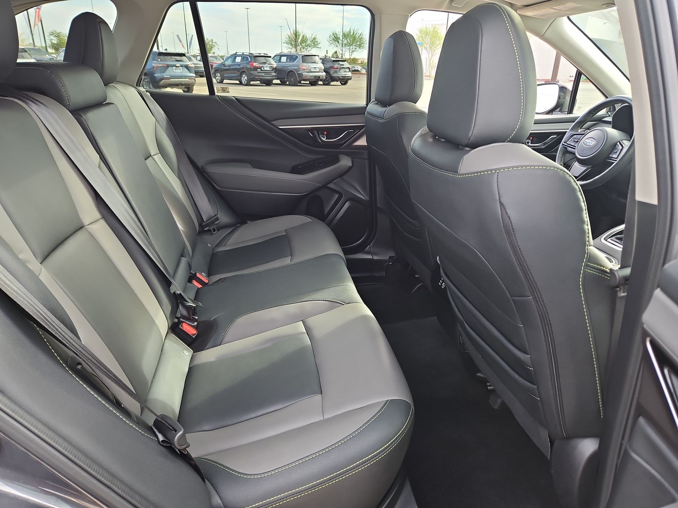 Used 2025 Subaru Outback Onyx Edition AWD/4WD image 28