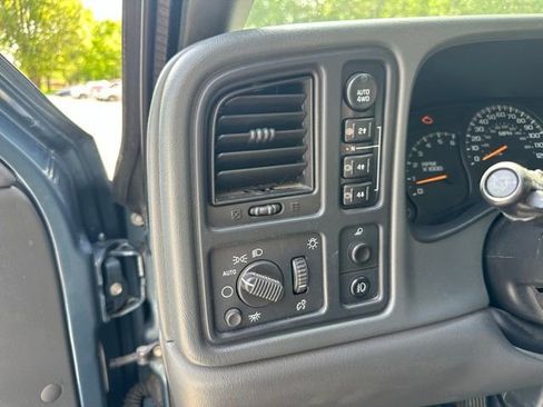 Used 2005 GMC Sierra 1500 SLT w/ Light Duty Power Package AWD/4WD image 14