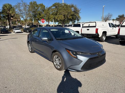 Used 2025 Toyota Corolla LE image 7