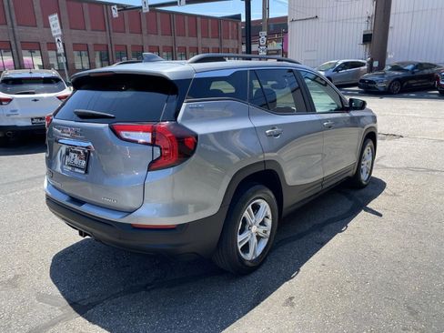 Used 2023 GMC Terrain SLE w/ Driver Convenience Package AWD/4WD image 6