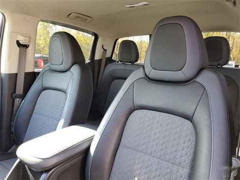 Used 2022 Chevrolet Colorado Z71 w/ Z71 Midnight Edition image 13