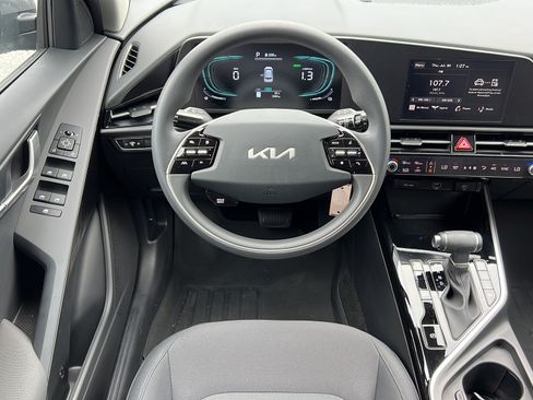 New 2026 Kia Niro LX FWD image 12
