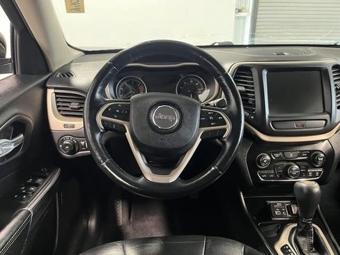 Used 2017 Jeep Cherokee Limited FWD image 21