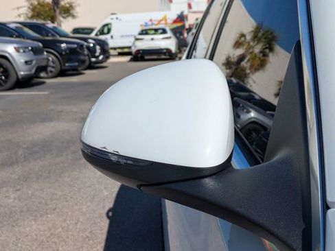 Used 2023 Mercedes-Benz C 300 Sedan image 10