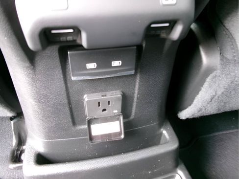 Used 2025 Jeep Wrangler Unlimited Sahara w/ Safety Group AWD/4WD image 11