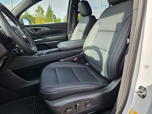 New 2026 Chevrolet Traverse LT w/ Sun and Wheel Package image 12