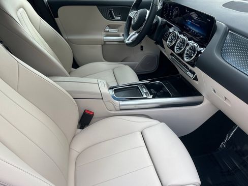 Certified 2025 Mercedes-Benz GLA 250 4MATIC image 16