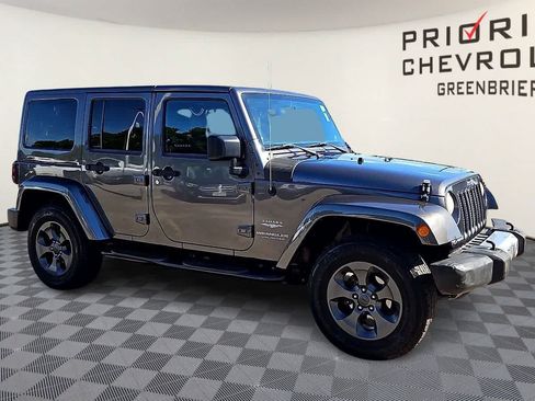 Used 2014 Jeep Wrangler Unlimited Sahara w/ Connectivity Group AWD/4WD image 2