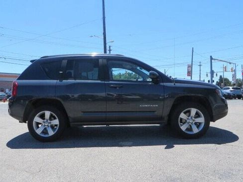Used 2014 Jeep Compass Latitude w/ All Weather Capability Group image 7