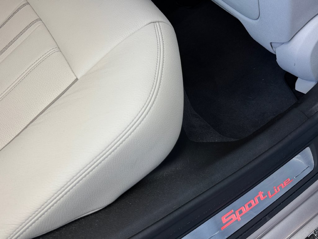 Used 2019 BMW 530i w/ Convenience Package RWD image 27