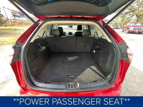 Used 2024 Ford Edge Titanium image 10
