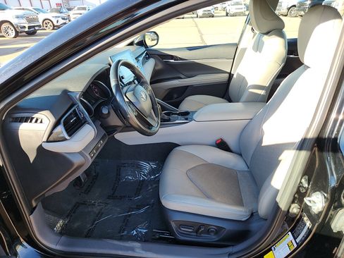 Used 2023 Toyota Camry XSE image 10