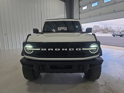 Used 2024 Ford Bronco Wildtrak image 11