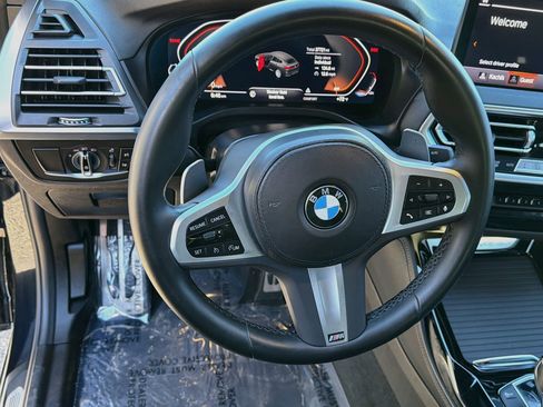 Used 2023 BMW X4 xDrive30i w/ M Sport Package AWD/4WD image 17