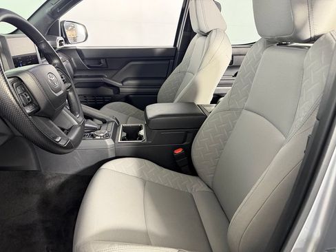 Used 2025 Toyota Tacoma SR5 AWD/4WD image 20