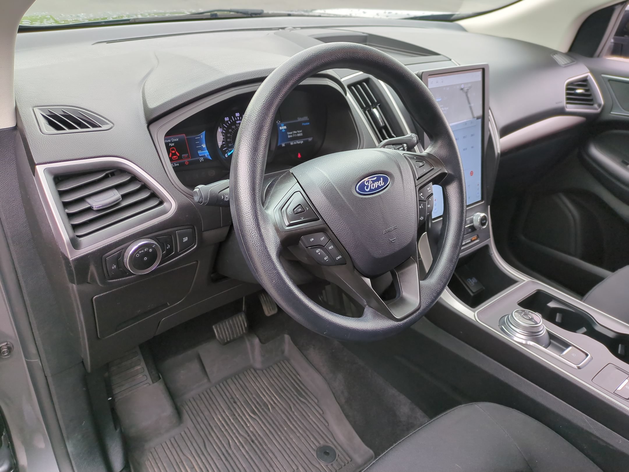 Used 2024 Ford Edge SE w/ Black Appearance Package AWD/4WD image 11