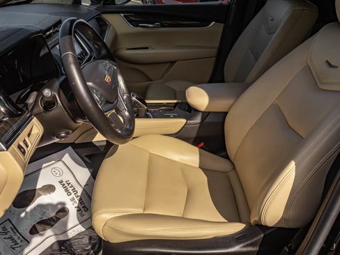 Used 2019 Cadillac XT5 FWD image 14