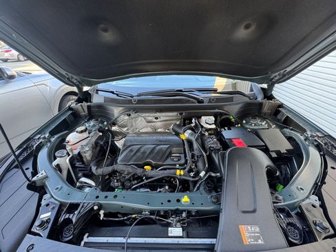 Used 2025 Chevrolet Trax LT image 32