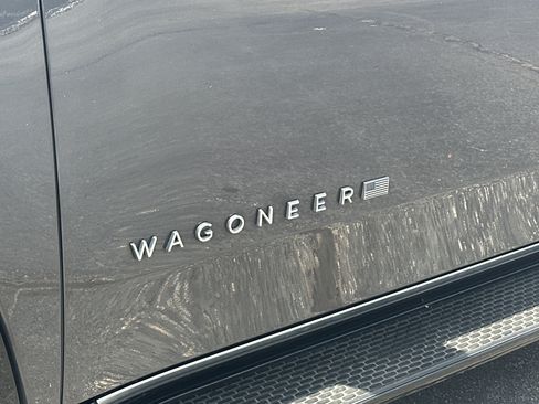 Used 2024 Jeep Wagoneer L Series II RWD image 14